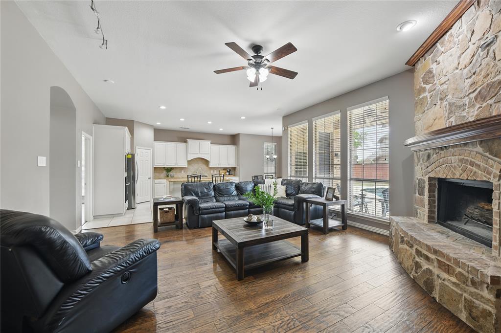 Lantana, Texas 76226, United States, 5 Bedrooms Bedrooms, ,4 BathroomsBathrooms,Residential,Pending,115889