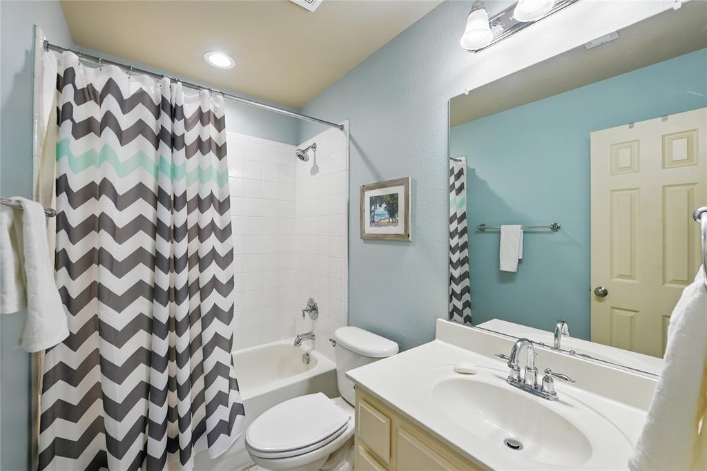 Lantana, Texas 76226, United States, 5 Bedrooms Bedrooms, ,4 BathroomsBathrooms,Residential,Pending,115889