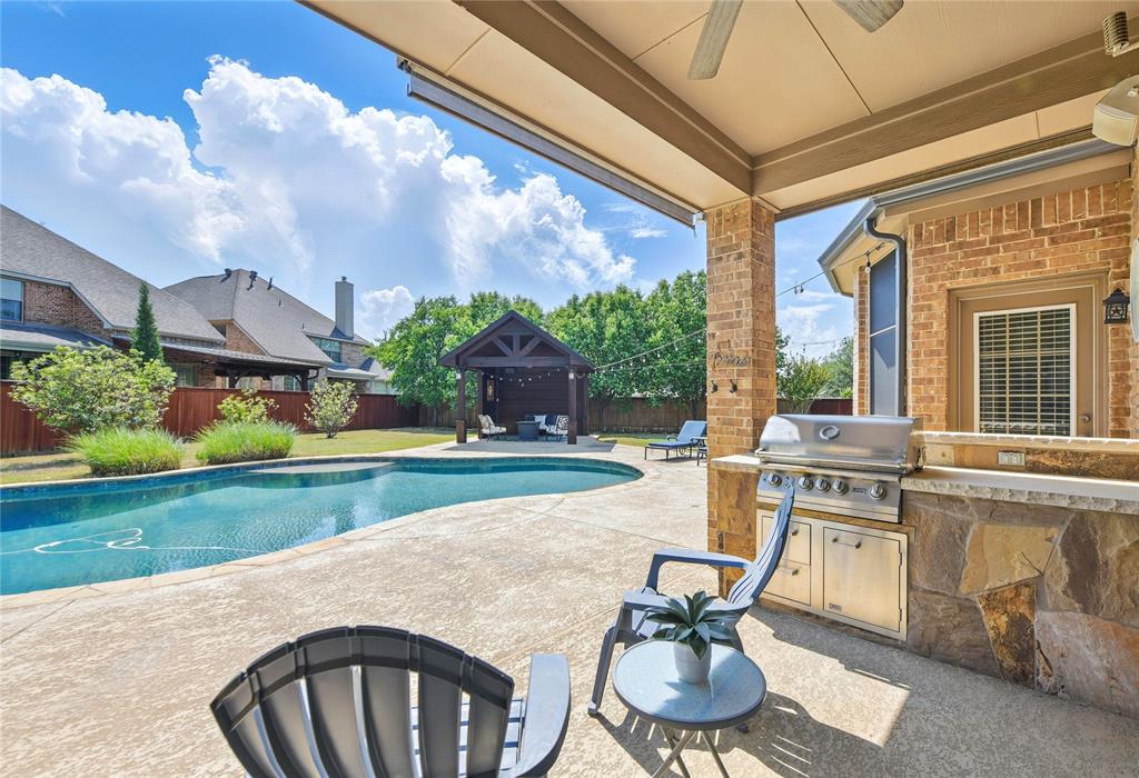 Lantana, Texas 76226, United States, 5 Bedrooms Bedrooms, ,4 BathroomsBathrooms,Residential,Pending,115889