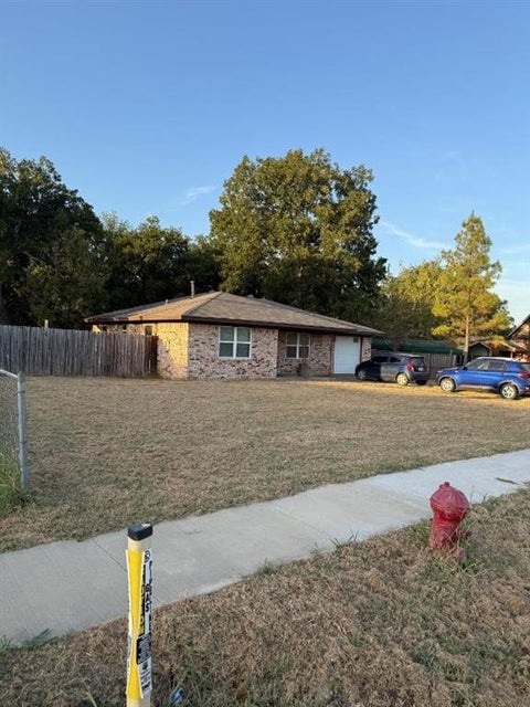 Photo of 301 Gene Autry Drive, Tioga, TX 76271 (MLS # 21365362)