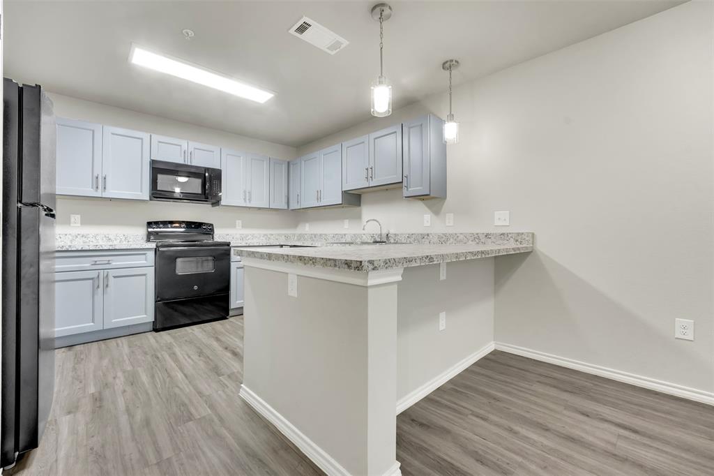 Sable Ridge Condos Ph 01-06 - Residential