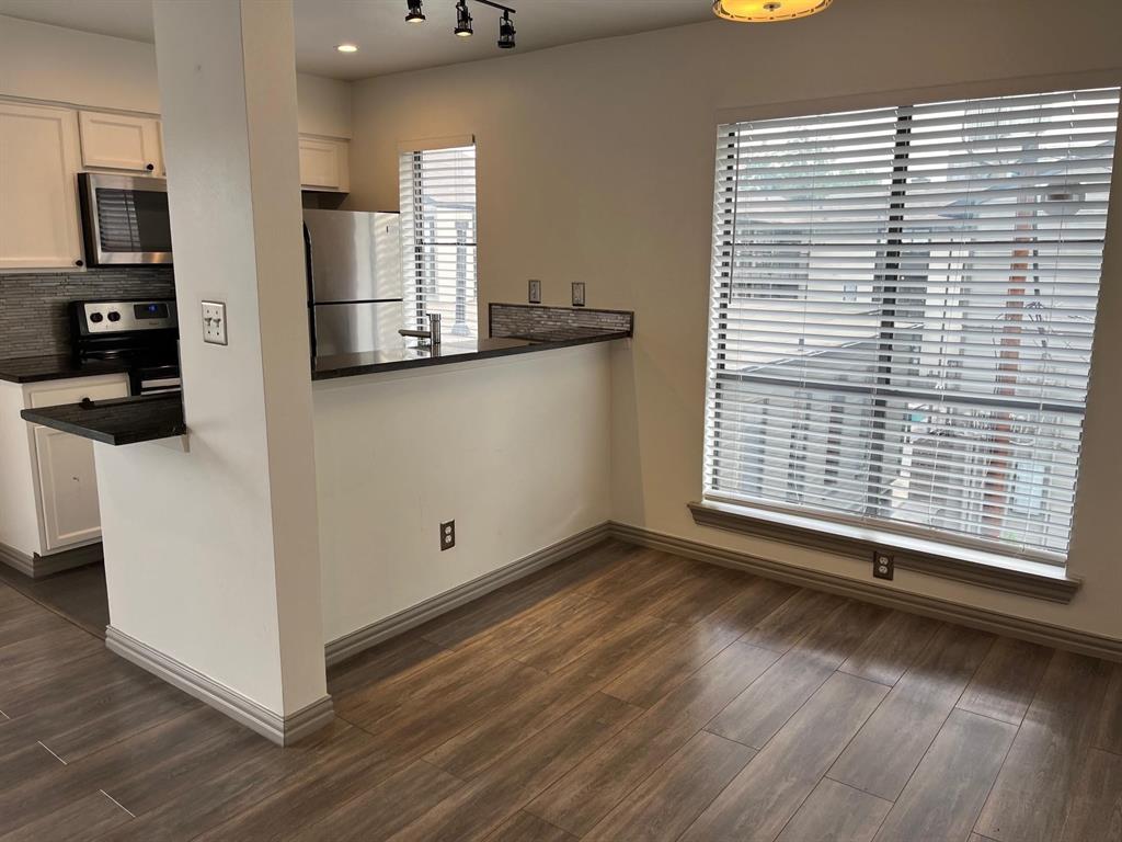 2800 Douglas Avenue 214