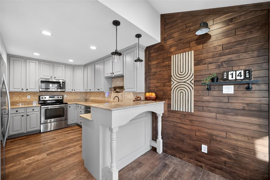 18040 Midway Road 209