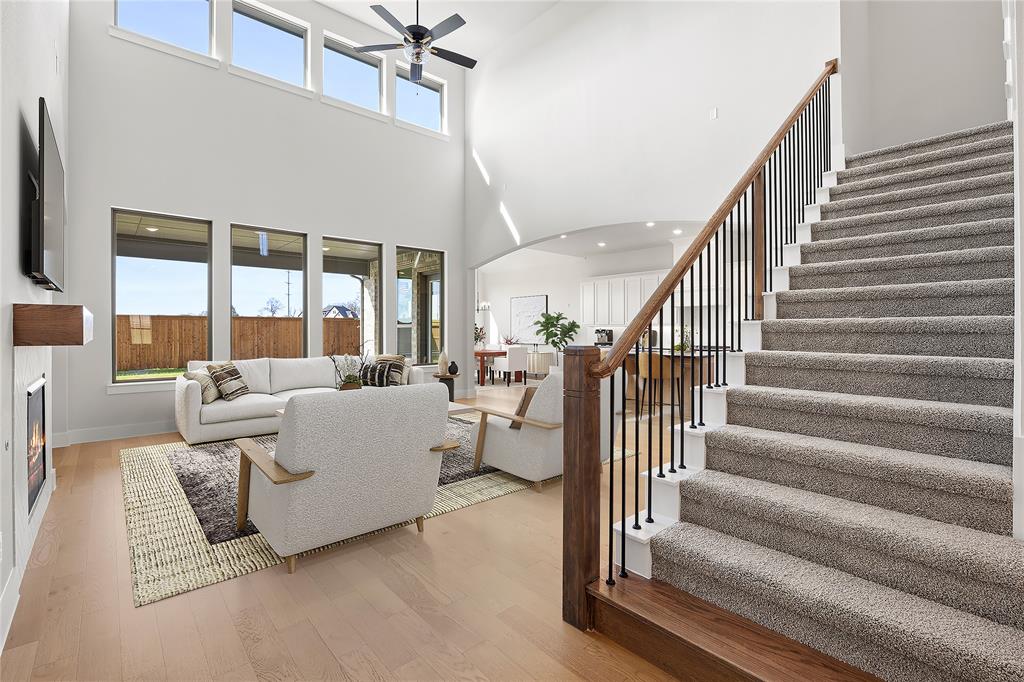 10020 Cresent Drive