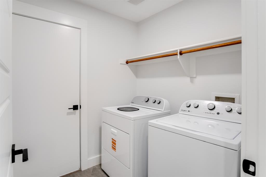 Rockwall, Texas 75032, United States, 3 Bedrooms Bedrooms, ,2 BathroomsBathrooms,Residential,Pending,135594