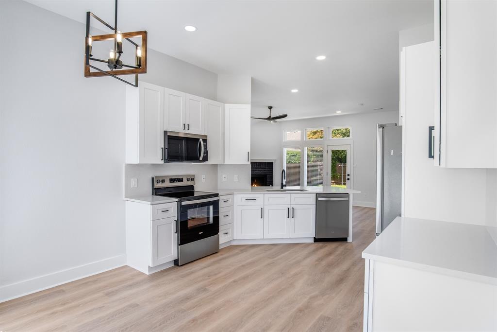 Rockwall, Texas 75032, United States, 3 Bedrooms Bedrooms, ,2 BathroomsBathrooms,Residential,Pending,135594