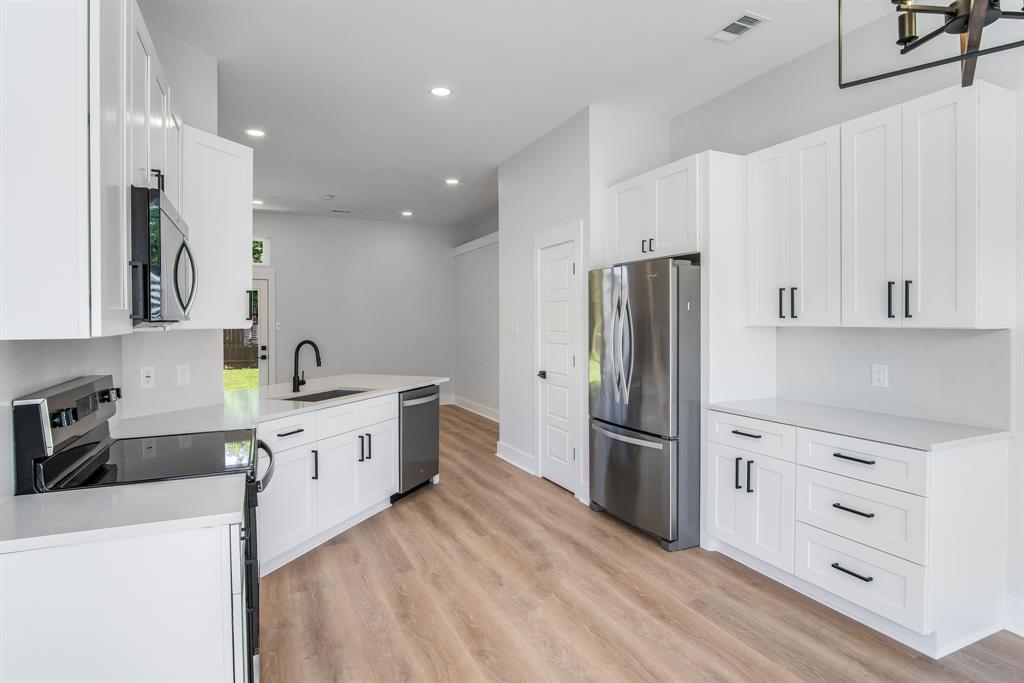 Rockwall, Texas 75032, United States, 3 Bedrooms Bedrooms, ,2 BathroomsBathrooms,Residential,Pending,135594