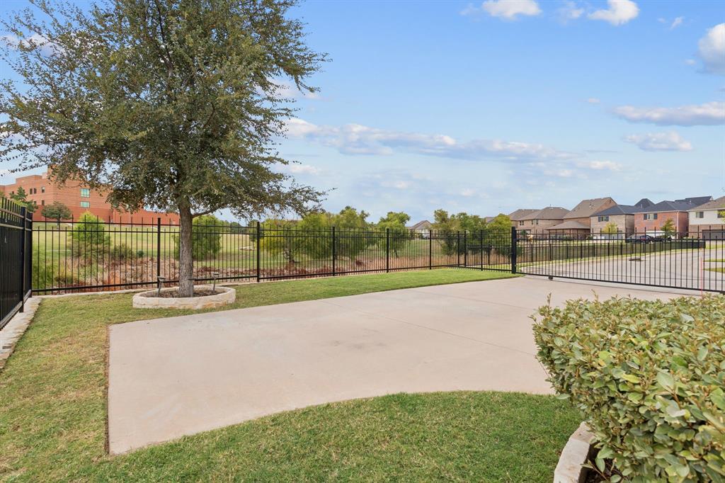 TERRACES OF LAS COLINAS - Residential