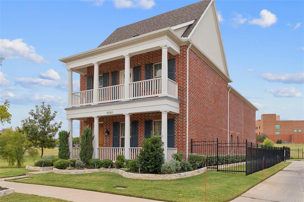 TERRACES OF LAS COLINAS - Residential