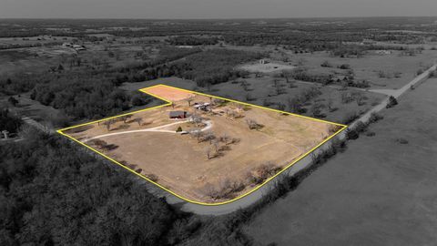 Tiny photo for 1501 Huddleston Road, Sunset, TX 76270 (MLS # 21198047)