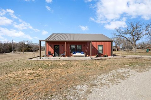 Tiny photo for 1501 Huddleston Road, Sunset, TX 76270 (MLS # 21198047)