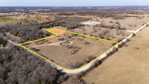 Photo of 1501 Huddleston Road, Sunset, TX 76270 (MLS # 21198047)