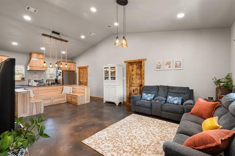 Tiny photo for 1501 Huddleston Road, Sunset, TX 76270 (MLS # 21198047)