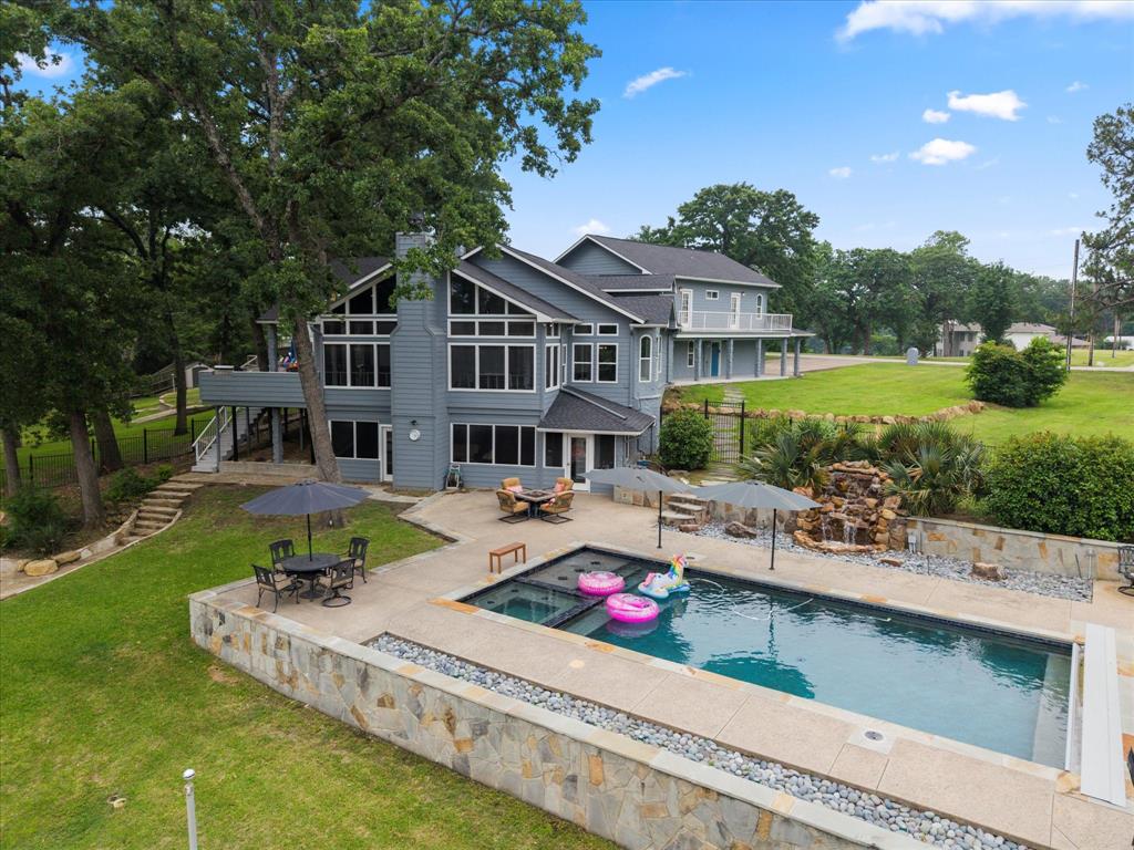 125 Oak Creek Drive