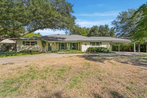 Photo of 2306 Rabb Drive, Greenville, TX 75402 (MLS # 21413665)