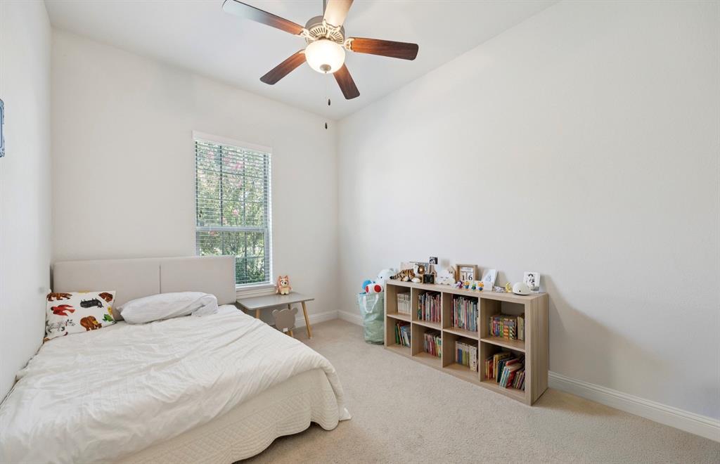 2732 Promenade