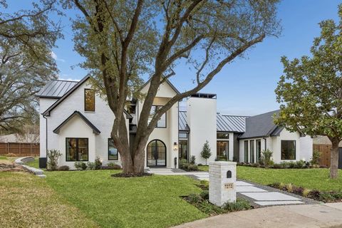 Photo of 7272 Tangleglen Place, Dallas, TX 75248 (MLS # 21202331)