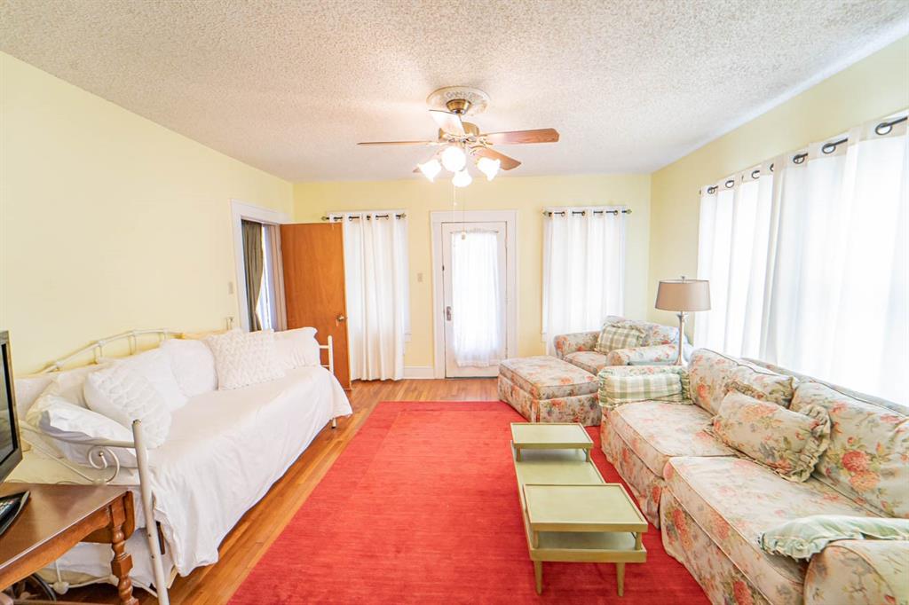 Lakeview - Commercial Sale