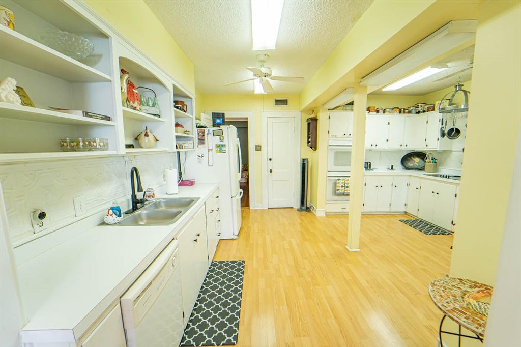 Lakeview - Commercial Sale