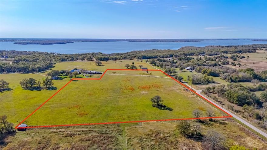 Discover 13+ acres of lightly restricted land near Richland Chambers Lake—perfect for your dream home, family
compound, or weekend getaway. Located in the county for lower taxes with ag exemption already in place, this residential tract allows a shop, barniminum, or custom home with a 1,500-sq-ft minimum (site-built only). No build timeline, so you can plan your ideal setup on your own schedule. Utilities are available at the road, making it even easier to get started. Enjoy peaceful country living with room to grow, just minutes from the lake.
