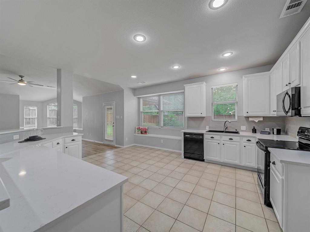 1401 Corinth Bend