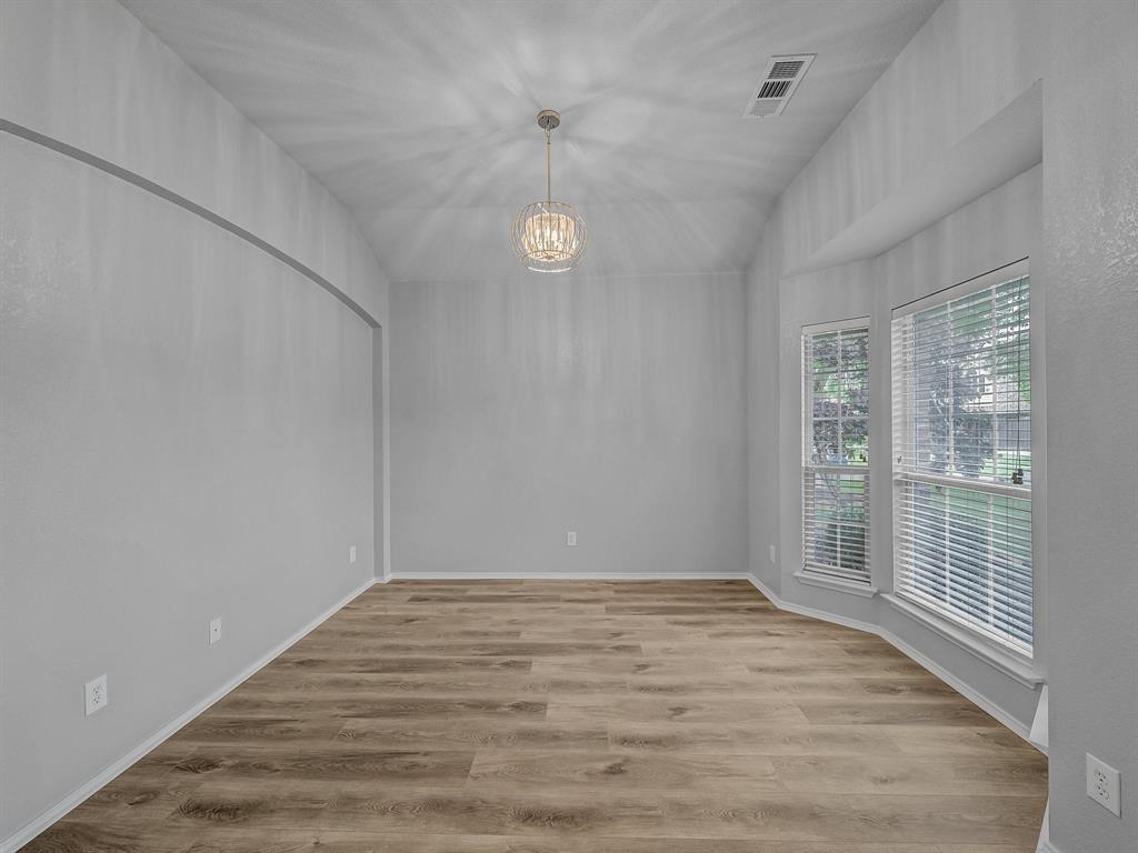 1401 Corinth Bend