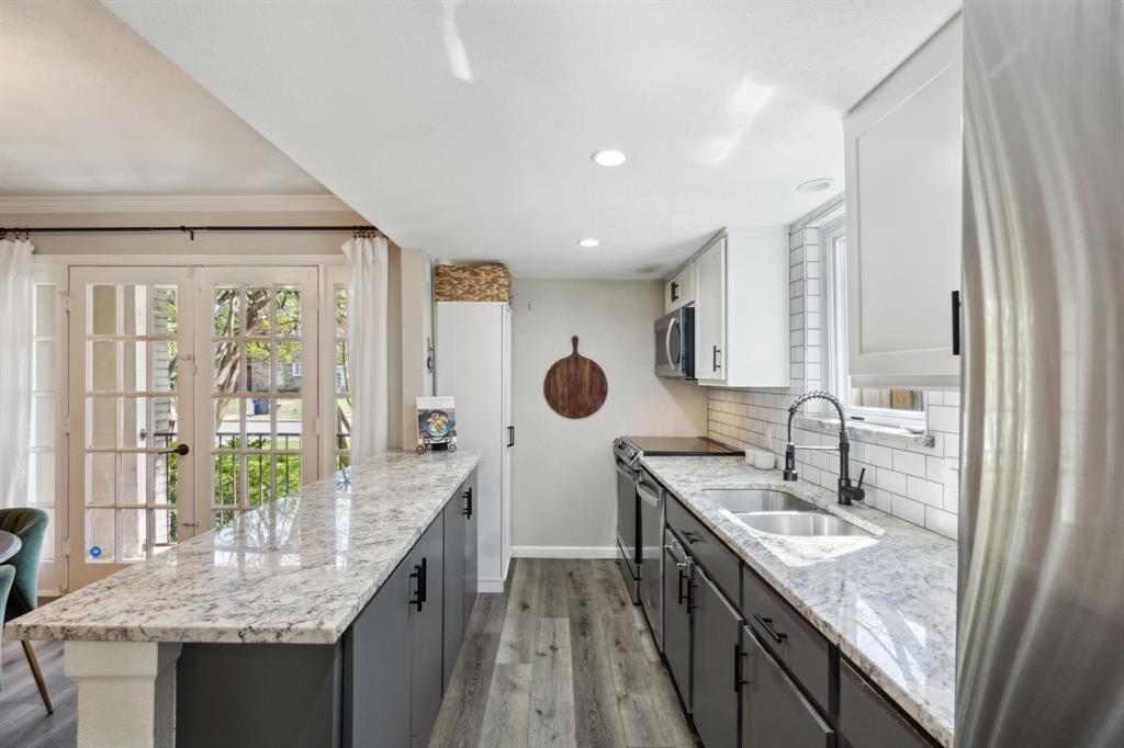 La Espada Condo - Residential