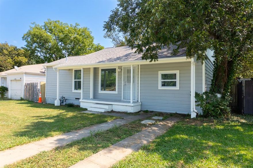 Come see this beautifully remodeled 3-bedroom, 2-bath home featuring modern updates and thoughtful design throughout. The stylish finishes and creative touches are sure to impress. Enjoy a spacious backyard with endless possibilities—perfect for entertaining or creating your own outdoor retreat. Don’t miss the opportunity to own this gem, priced to sell.