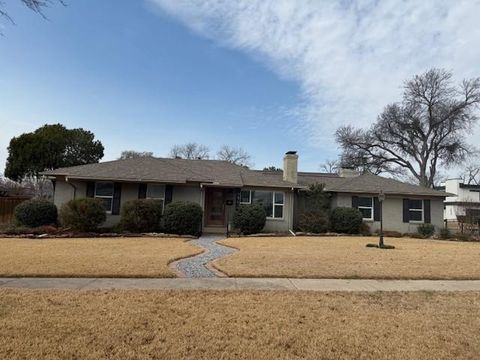 Photo of 9941 Mixon Drive, Dallas, TX 75220 (MLS # 21178658)