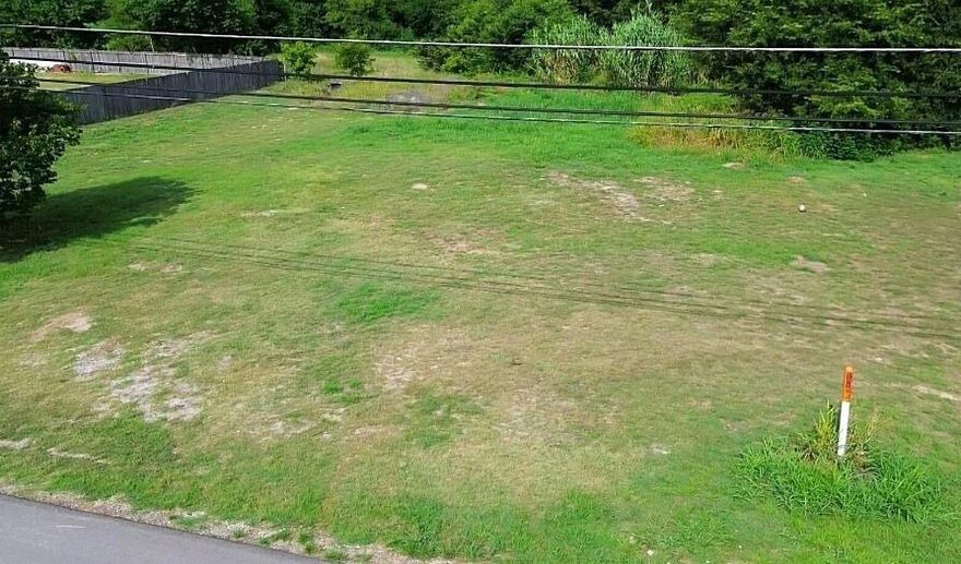 Don't miss the opportunity to own side-by-side lots totaling just under half an acre in this great Red Oak community! 222 OVERLOOK DRIVE and 224 OVERLOOK DRIVE MUST BE PURCHASED TOGETHER. Please note: The list price is PER lot.
The properties are currently zoned AGRICULTURE and will require a re-zoning to COMMERCIAL per The City of Red Oak's Planned Development. Congratulations in advance on this excellent investment in your future business endeavors! PICS IN MLS ARE OF BOTH LOTS TOGETHER.  Please contact the CITY OF RED OAK to verify ALL information.