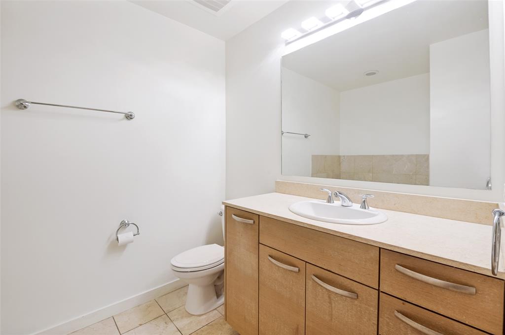 Metropolitan 1200 Main St Condo - Residential