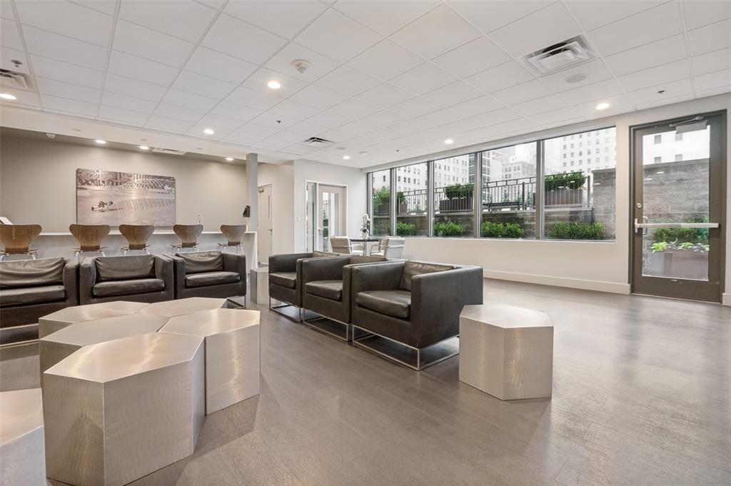 Metropolitan 1200 Main St Condo - Residential