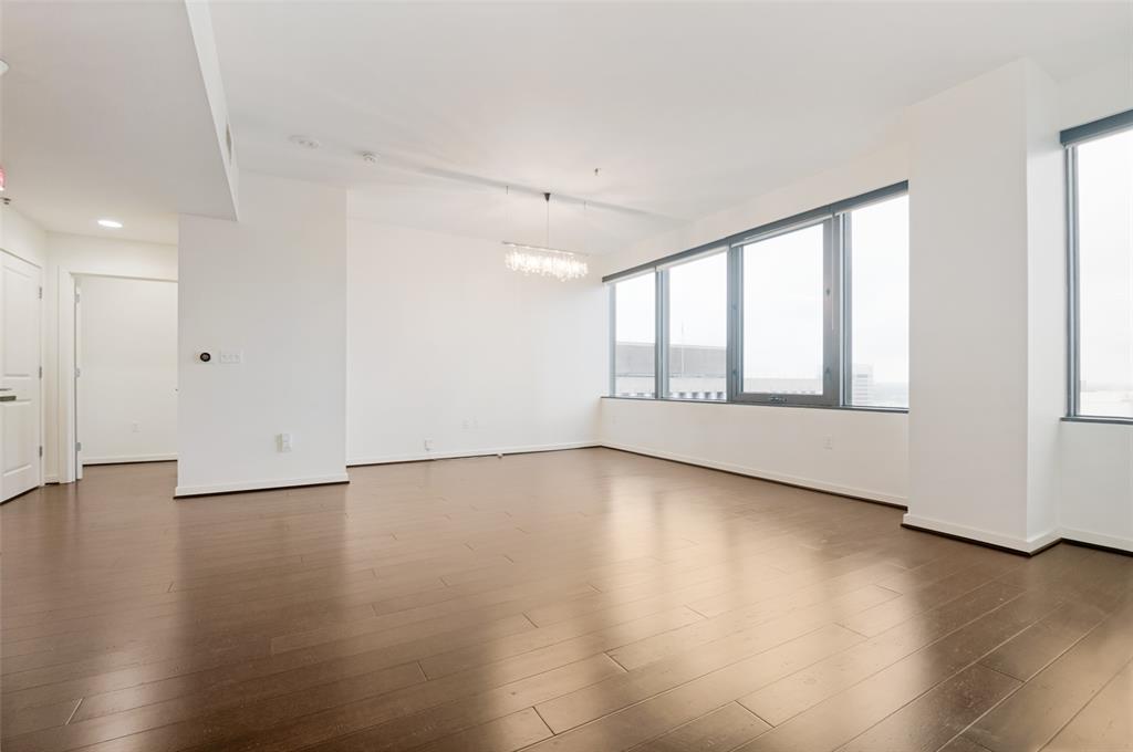Metropolitan 1200 Main St Condo - Residential