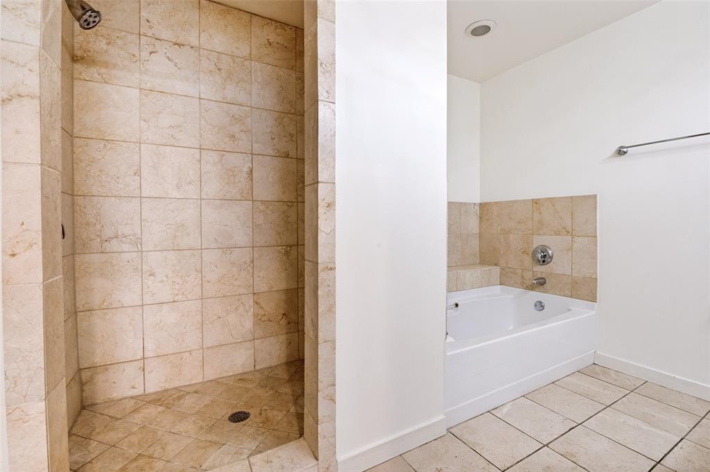 Metropolitan 1200 Main St Condo - Residential