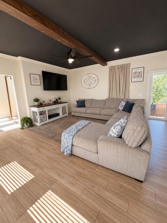 2402 Hunter Hill