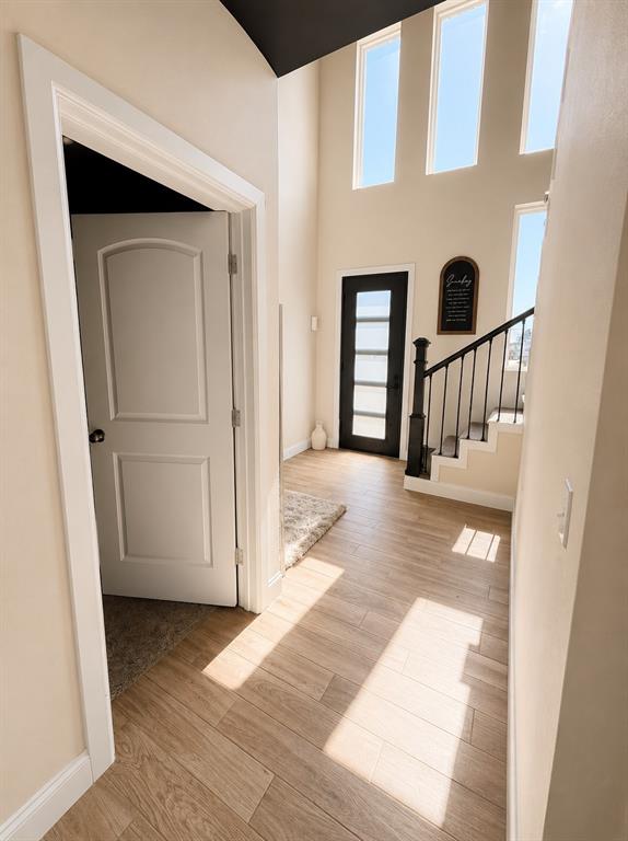 2402 Hunter Hill