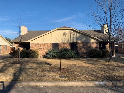 Photo of 5728 Cancun Drive, North Richland Hills, TX 76180 (MLS # 21270635)