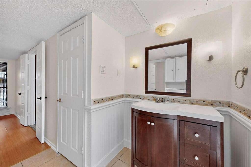 Holly Oaks Twnhms - Residential