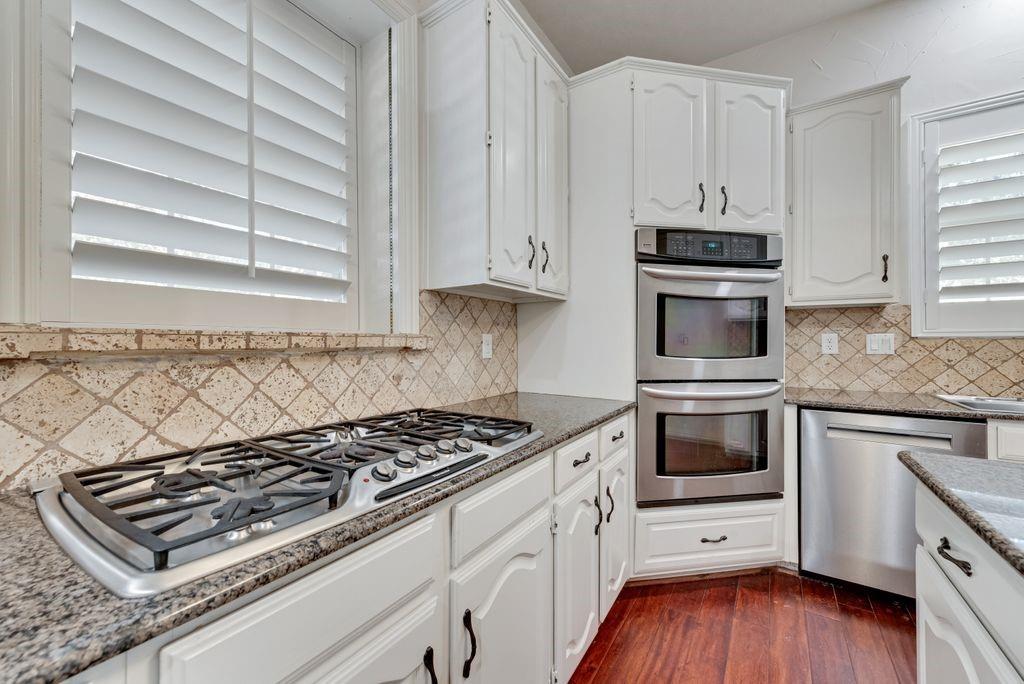 806 Shadow Glen Drive