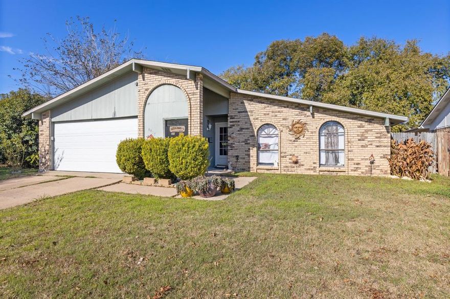 Priced to sell fast. Charming 3-bedroom, 2-bath home. This one-story property features a spacious living area with a brick fireplace and functional kitchen layout. Interior lot with fenced backyard.