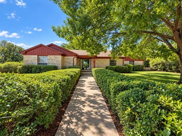 2532 Glencrest Drive Fort Worth TX 76119
