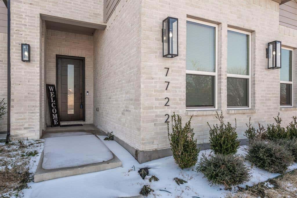 Photo of 7722 Oak Garden Trail, Dallas, TX 75232 (MLS # 21301904)