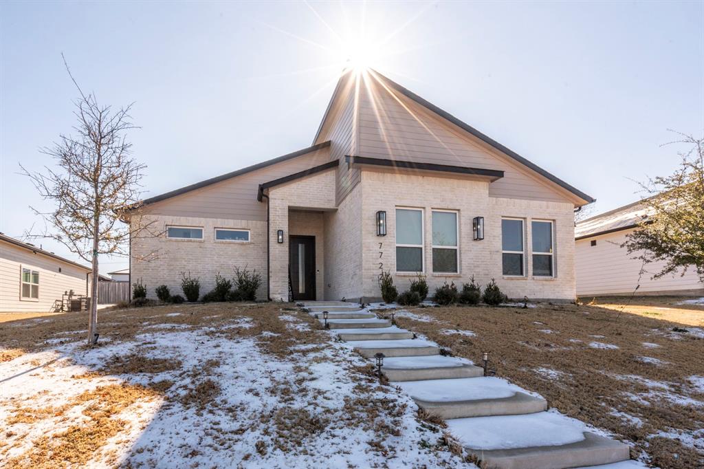 Photo of 7722 Oak Garden Trail, Dallas, TX 75232 (MLS # 21301904)