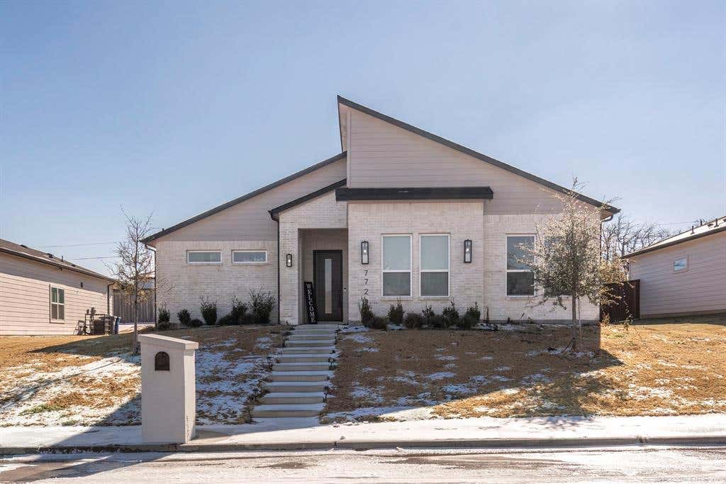 Photo of 7722 Oak Garden Trail, Dallas, TX 75232 (MLS # 21301904)