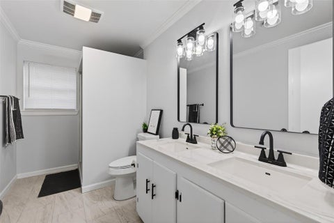 Tiny photo for 522 Lee Street, Mansfield, LA 71052 (MLS # 21396872)