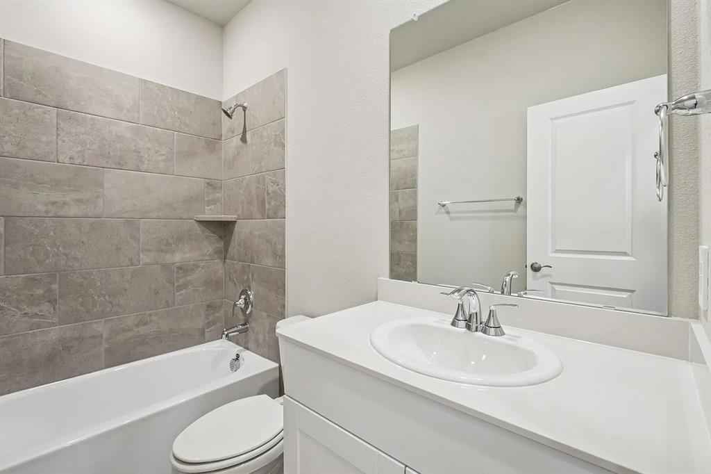 SIMPSON CROSSING PHASE 4 - Residential Lease