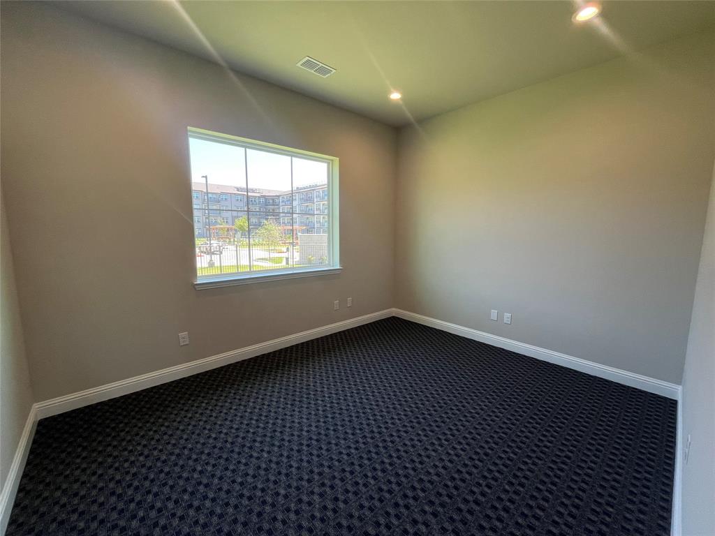 (N13386) COLLIN RIDGE OFFICE PARK - Commercial Lease