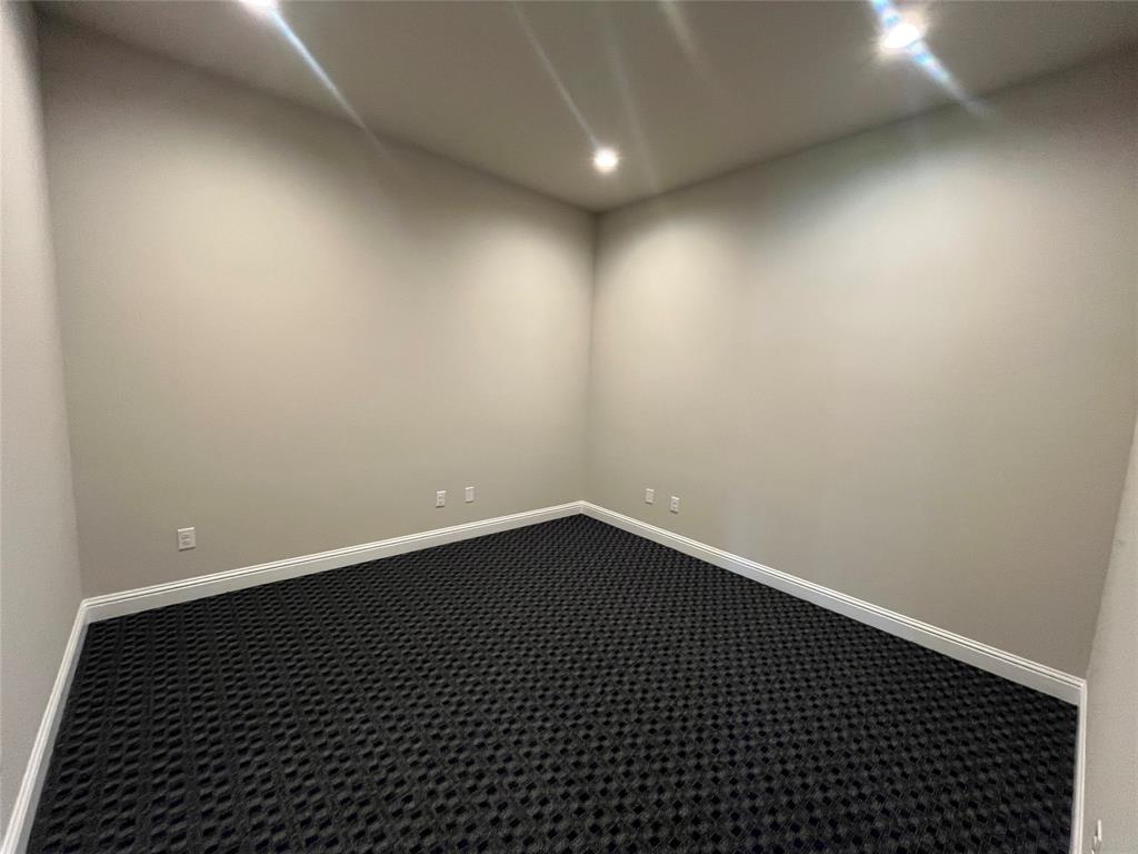 (N13386) COLLIN RIDGE OFFICE PARK - Commercial Lease