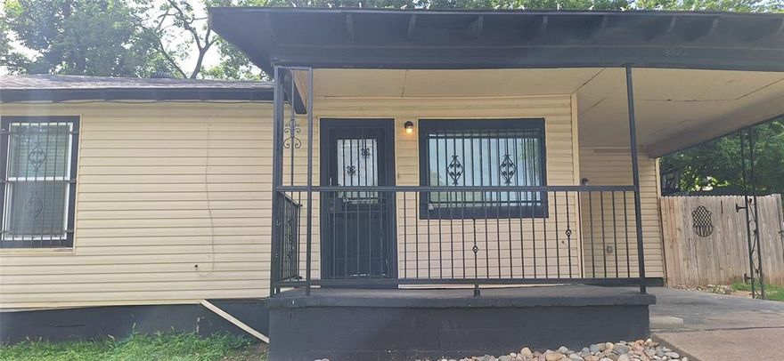 This cozy home has plenty of room for vehicles and casual space. Upgraded Air conditioning and Heater. Upgraded plumbing and flooring. Recently painted. Great neighborhood with new schools near by. Great shopping all around the home. Located in Northwest Ft Worth near Carswell Air Force base and City of Azle Texas.