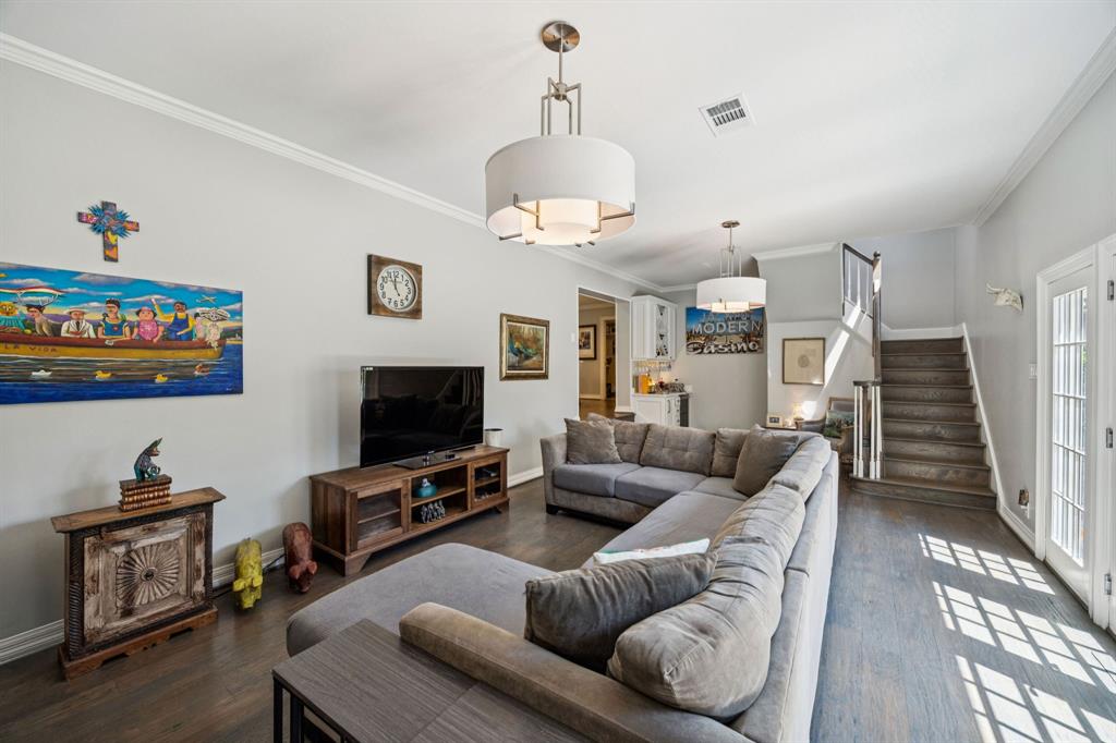 9217 Moss Trail